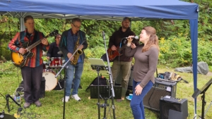 band with female singer at Student party 2023